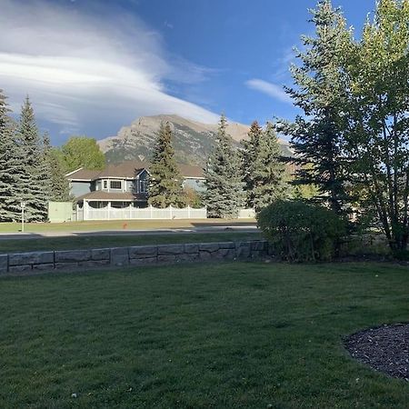 New! Cozy Rocky Mountain Chalet Managed By Little Sister Getaways Canmore Kültér fotó