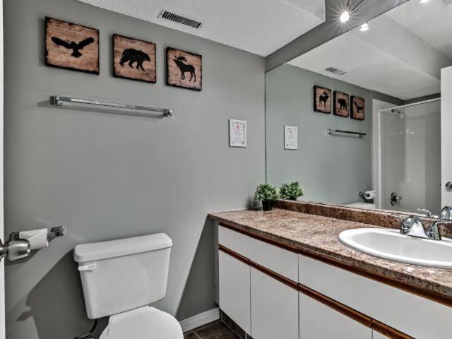 New! Cozy Rocky Mountain Chalet Managed By Little Sister Getaways Canmore Kültér fotó