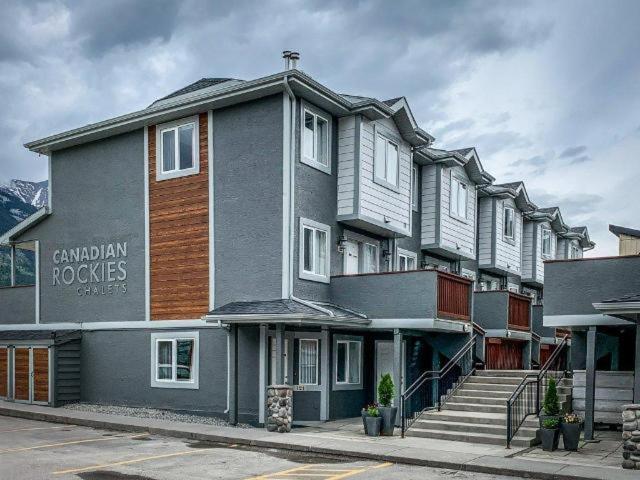New! Cozy Rocky Mountain Chalet Managed By Little Sister Getaways Canmore Kültér fotó