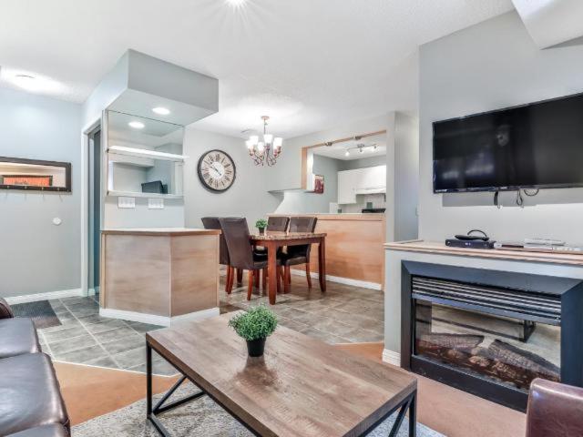 New! Cozy Rocky Mountain Chalet Managed By Little Sister Getaways Canmore Kültér fotó