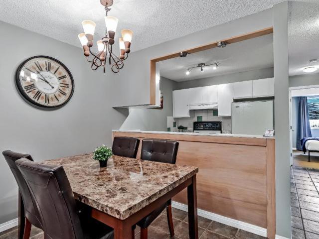 New! Cozy Rocky Mountain Chalet Managed By Little Sister Getaways Canmore Kültér fotó