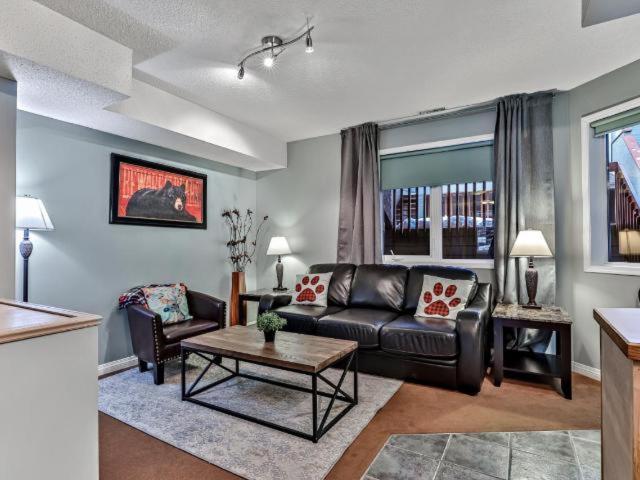 New! Cozy Rocky Mountain Chalet Managed By Little Sister Getaways Canmore Kültér fotó