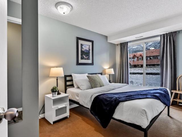 New! Cozy Rocky Mountain Chalet Managed By Little Sister Getaways Canmore Kültér fotó